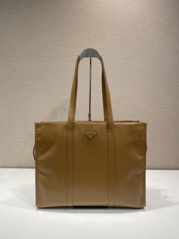 Pra*a tote bags